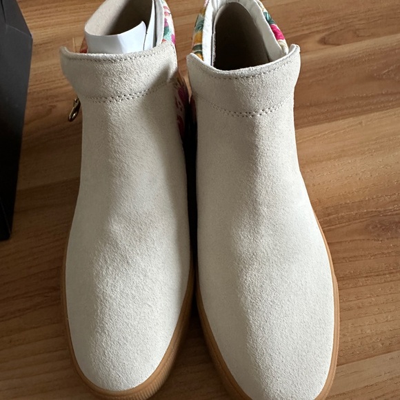 Rifle Paper Co x Keds Women's garden party Cream Floral Sneakers - Picture 2 of 8